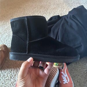 Koolaburra black Ugg boots